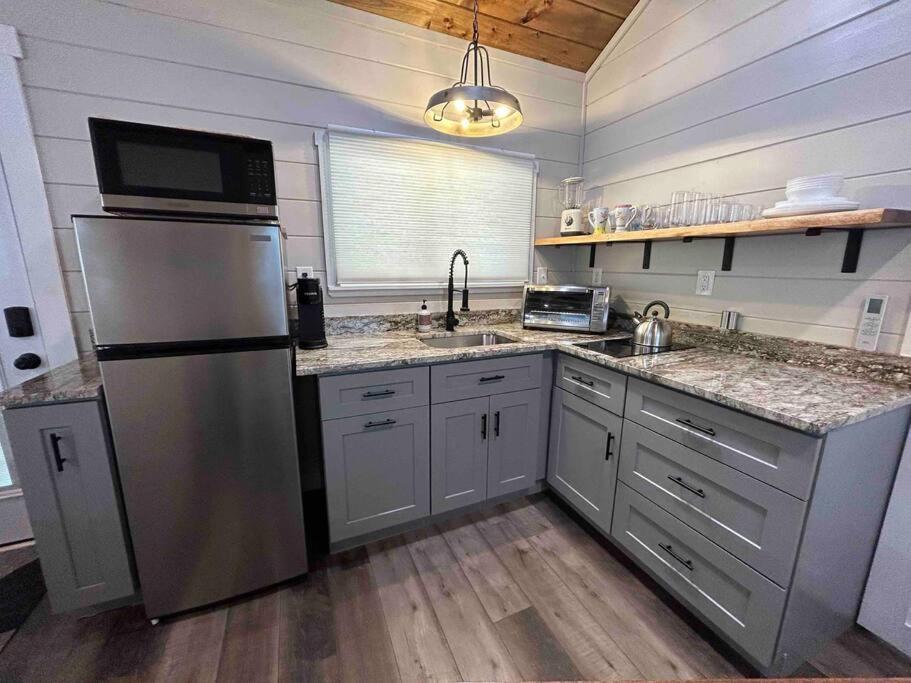 Blissful Nook Tiny Home ~ Cozy Retreat W/ Hot Tub; Near Town And Deep Creek Bryson City Bagian luar foto