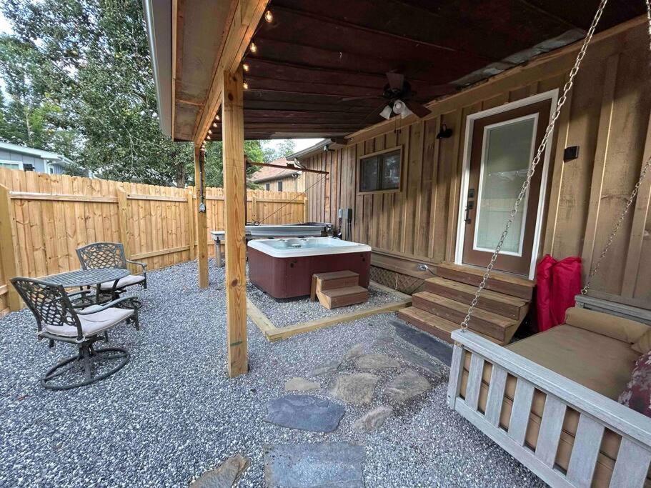Blissful Nook Tiny Home ~ Cozy Retreat W/ Hot Tub; Near Town And Deep Creek Bryson City Bagian luar foto