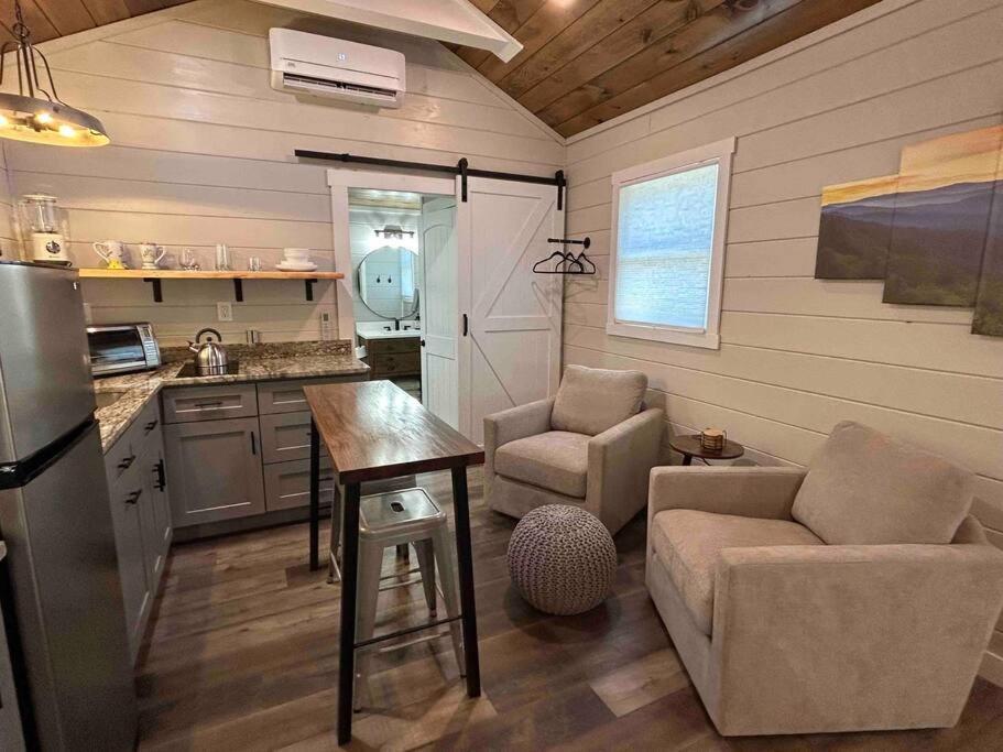 Blissful Nook Tiny Home ~ Cozy Retreat W/ Hot Tub; Near Town And Deep Creek Bryson City Bagian luar foto